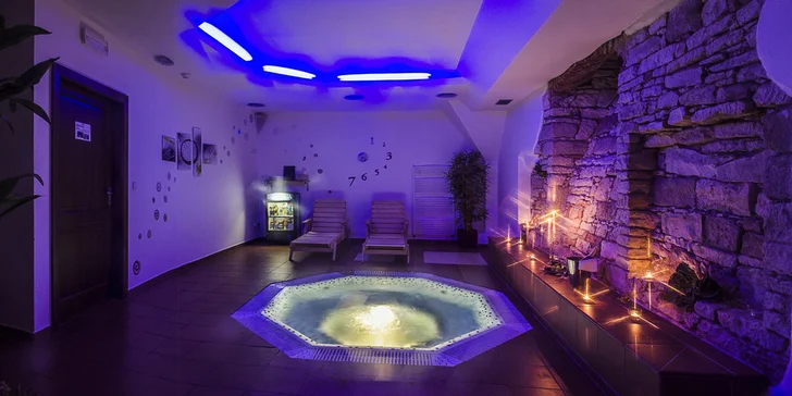 1,5 hodiny v privátním wellness pro pár či rodinu a k tomu zmrzlina, sekt či 4chodové menu s víny
