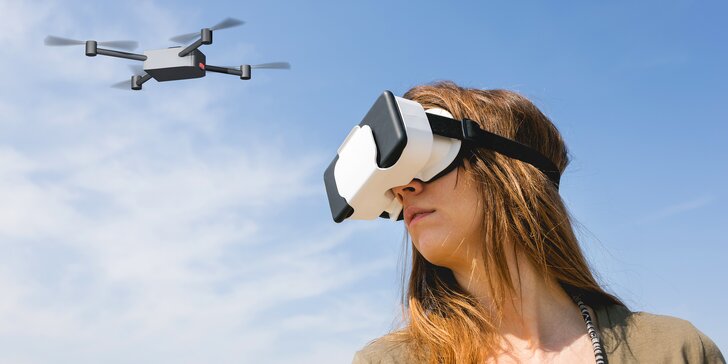 Vyhlídkový let dronem sledovaný brýlemi pro virtuální realitu: Praha a okolí až 250 km