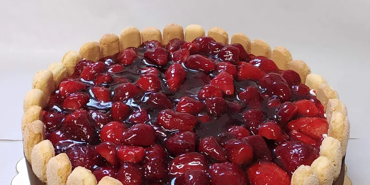 Sladké pokušení: cupcakes i čokoládový, ovocný, jogurtový a Pavlova dort