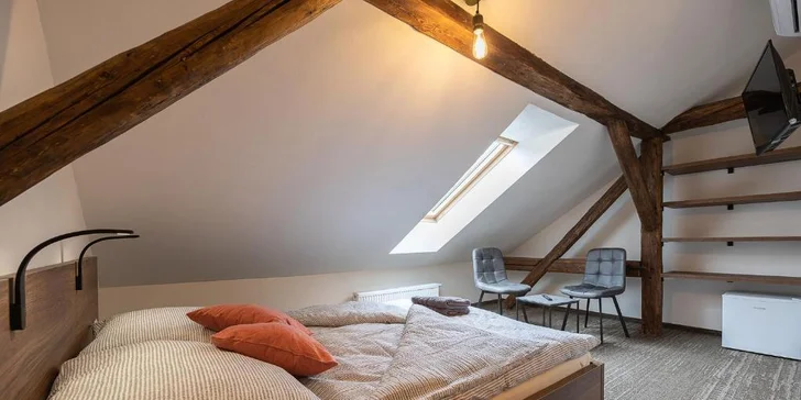 Pobyt v Plzni: moderní bezkontaktní hotel se snídaní a privátním vstupem do wellness