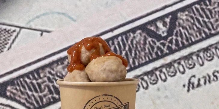 Jack's balls na odnos s sebou: masové koule, hranolky, omáčky a coleslaw