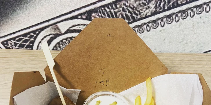 Jack's balls na odnos s sebou: masové koule, hranolky, omáčky a coleslaw