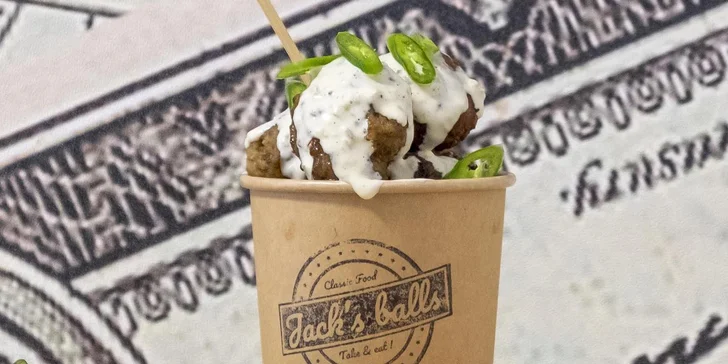 Jack's balls na odnos s sebou: masové koule, hranolky, omáčky a coleslaw