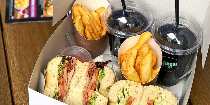 Nadupaný bagel box a mini bagely s nutellou a banánem pro 2 osoby
