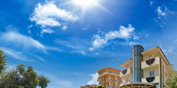8denní dovolená v Rimini, polopenze a hotel přímo u písečné pláže