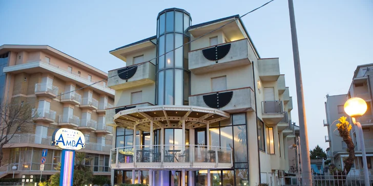 8denní dovolená v Rimini, polopenze a hotel přímo u písečné pláže