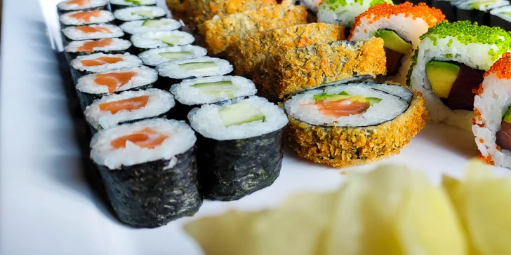 56 či 72 kousků sushi v Porubě klidně i s sebou: kreveta, losos v tempuře i tuňák California