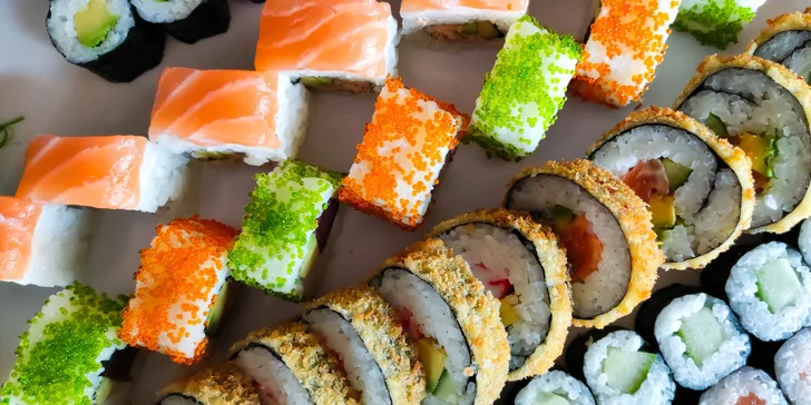 56 či 72 kousků sushi v Porubě klidně i s sebou: kreveta, losos v tempuře i tuňák California
