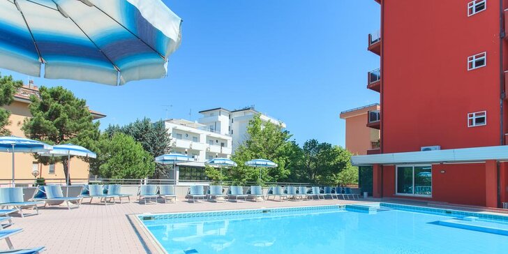 Letní dovolená v italském letovisku Cesenatico: hotel s all inclusive a bazénem, 150 m od pláže