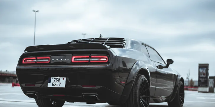 Superjízda v nadupaném Dodge Challenger až na 24 hodin