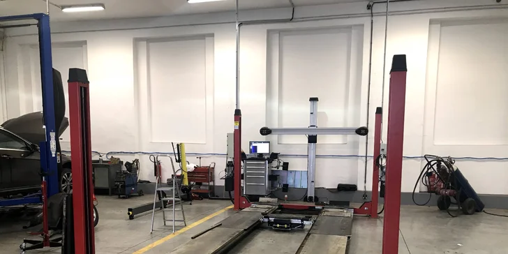 Servis auta: čištění a kontrola klimatizace, seřízení geometrie i světlometů a dezinfekce ozónem