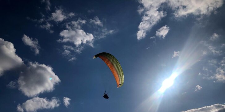 Pořádný adrenalin: tandemový paragliding i se záznamem letu pro 1 osobu