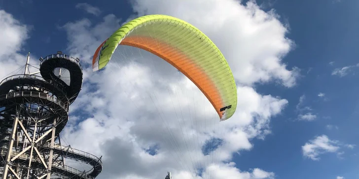 Pořádný adrenalin: tandemový paragliding i se záznamem letu pro 1 osobu