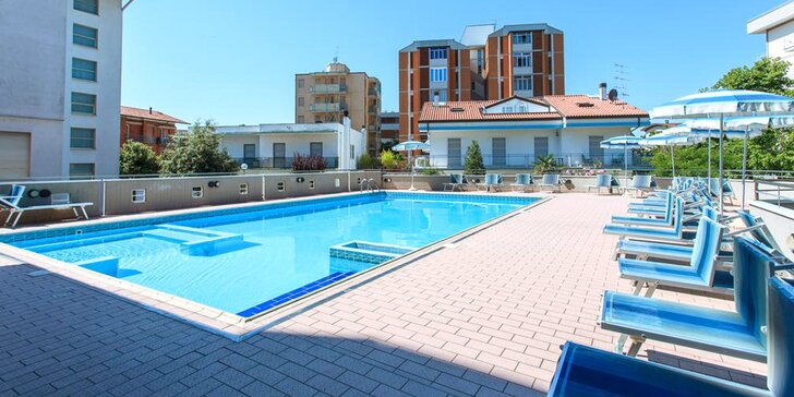 Letní dovolená v italském letovisku Cesenatico: hotel s all inclusive a bazénem, 150 m od pláže