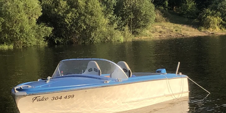 Pronájem motorového člunu na Orlíku: 1–3,5 hodiny, včetně instruktáže a paliva