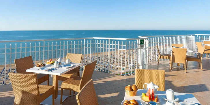 4* dovolená na Benátské riviéře: ubytování se snídaní, hotel přímo u pláže