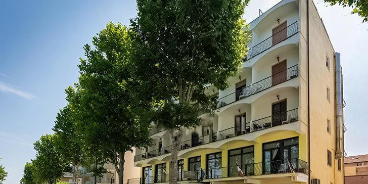 Na 7 nocí do slunné Itálie: 3* hotel jen 150 m od pláže, polopenze nebo light all inclusive
