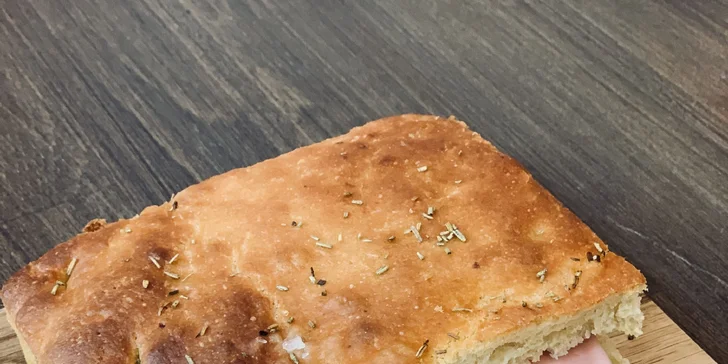 Italský piknik pro 2 nebo 4 osoby: foccacia, taštičky panzerotti i nápoje