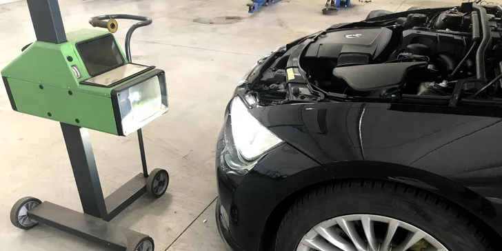 Servis auta: čištění a kontrola klimatizace, seřízení geometrie i světlometů a dezinfekce ozónem