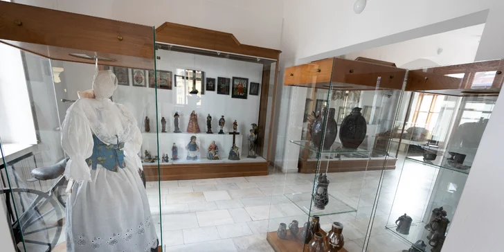 V Suchardově domě na vás čekají poutavé expozice z oblasti kultury a historie zdejšího kraje. 