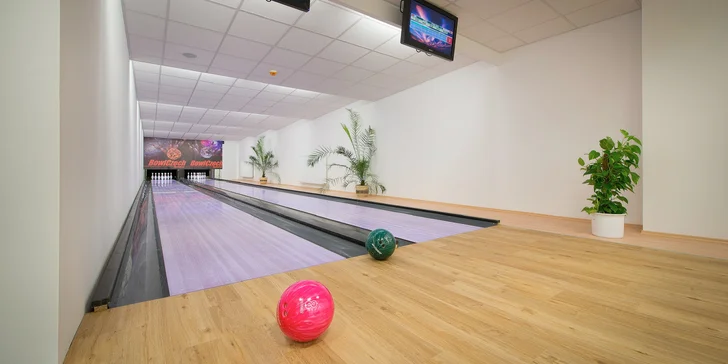 Jsou tu i bowlingové dráhy. 