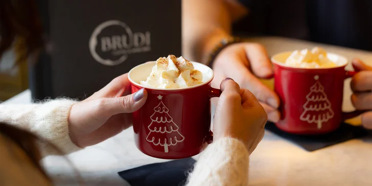 Horúca čokoláda so šlahačkou v Brudi Coffee & Wine Bar