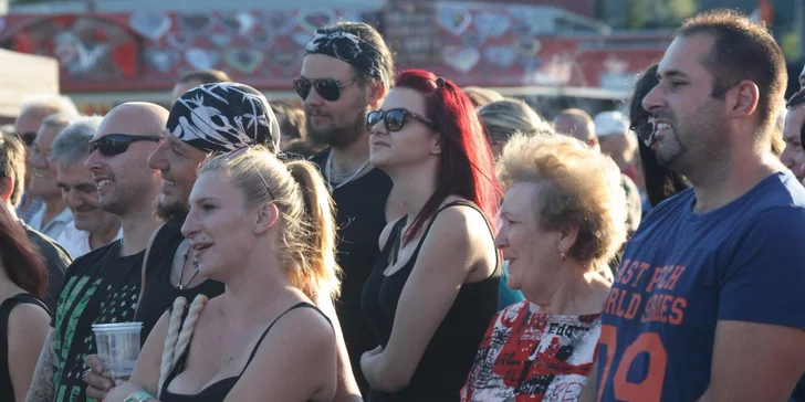 Z pódia bude znít rock, folk i punk & ska. 