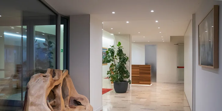 Italské letovisko Caorle: 4* hotel 80 metrů od pláže, se snídaní, bazénem a dětským hřištěm