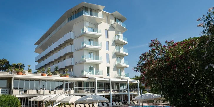 Italské letovisko Caorle: 4* hotel 80 metrů od pláže, se snídaní, bazénem a dětským hřištěm