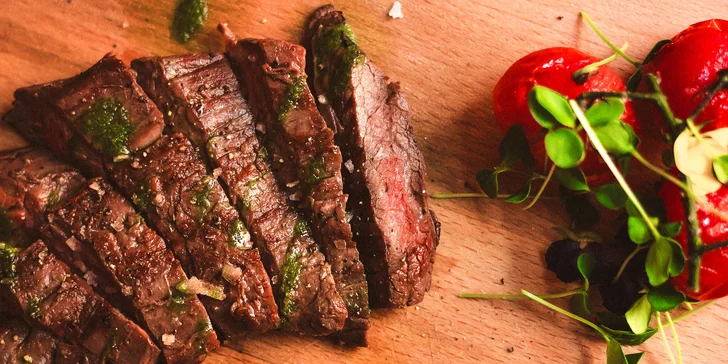 500 i 1000 Kč na jídlo i pití v Dusty's fine Burgers: polévky, burgery, jerky i pivní speciály
