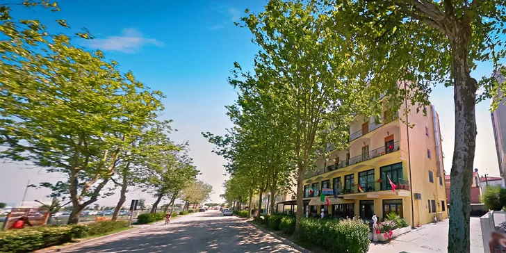 Na 7 nocí do slunné Itálie: 3* hotel jen 150 m od pláže, polopenze nebo light all inclusive