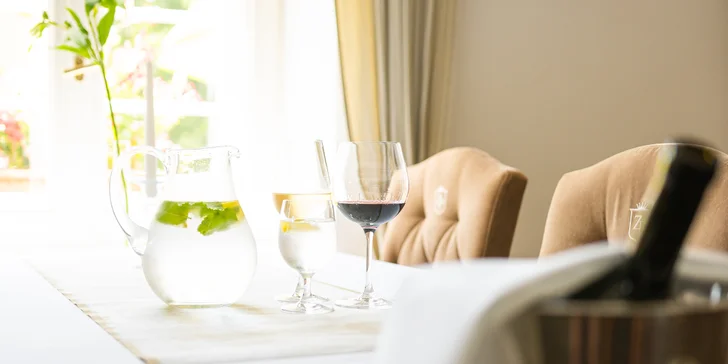 Otevřené vouchery do restaurace, wellness i na ubytování na Zámečku Petrovice: 500-5000 Kč