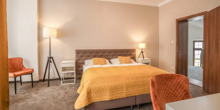 Pobyt v moderním hotelu v Karlových Varech se snídaní a slevou do lázní