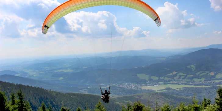 Pořádný adrenalin: tandemový paragliding i se záznamem letu pro 1 osobu