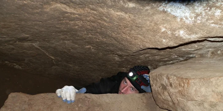 Adrenalinový sestup do tajemných jeskyní a labyrintů Krušných hor