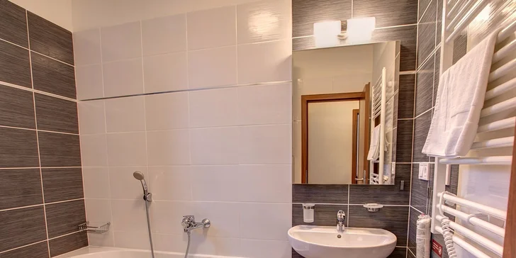 Luxusně zařízené apartmány: atraktivní lokalita, slevy do aquaparků pro 2-4