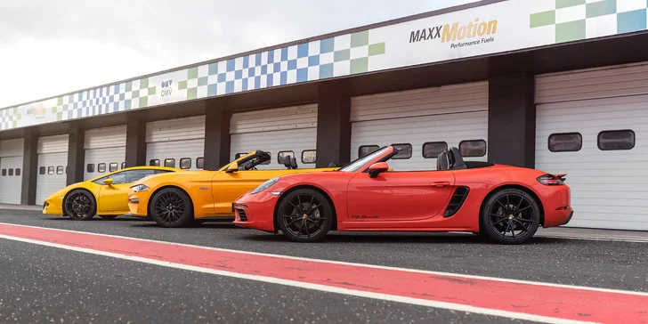 Zkroťte Lamborghini, Porsche nebo Mustanga na velkém okruhu v Mostě i Brně: až 5 kol jako řidič či spolujezdec