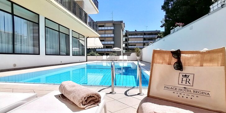 V létě do Bibione: 4* hotel se snídaní a bazénem, 250 m od moře