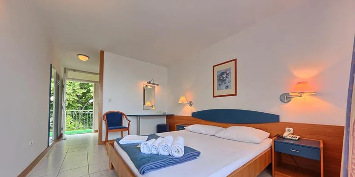 7 nocí all inclusive mezi Splitem a Trogirem: pokoje či bungalovy 100 metrů od moře, nápoje celý den