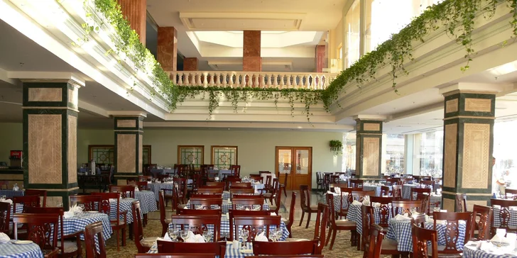 All inclusive dovolená v egyptské Hurghadě vč. letenky: 5* hotel s aquaparkem