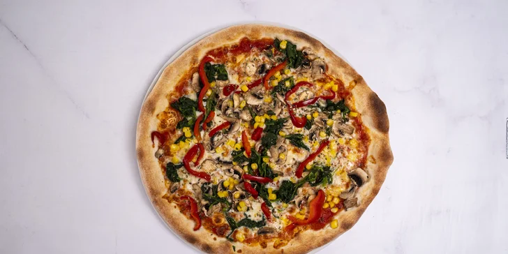 Uspořádejte piknik na Petříně: pizza dle výběru, Coca-Cola, víno či pivo