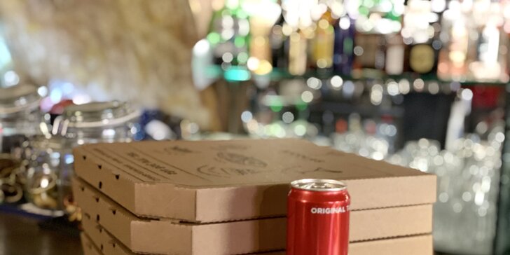 Uspořádejte piknik na Petříně: pizza dle výběru, Coca-Cola, víno či pivo