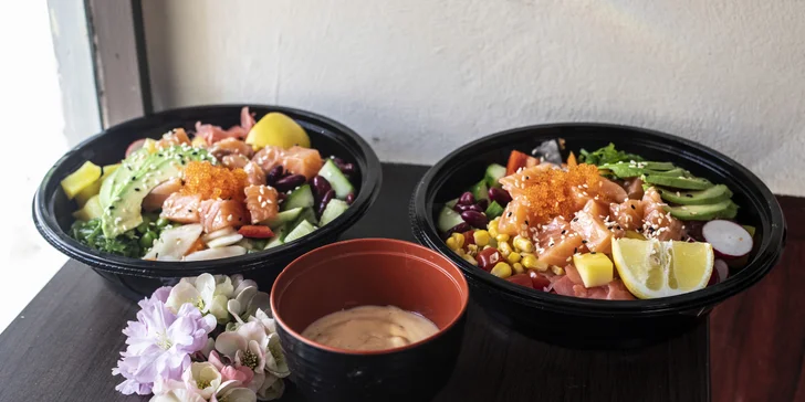 Asie s sebou: poke bowl s rybou či krevetami a dim sum knedlíčky pro 1 nebo 2 osoby