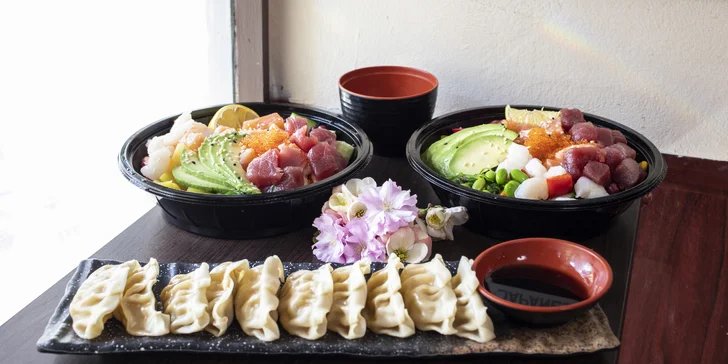 Asie s sebou: poke bowl s rybou či krevetami a dim sum knedlíčky pro 1 nebo 2 osoby