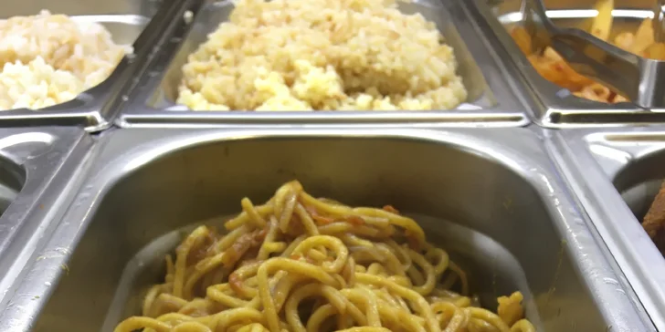 Kebab burger nebo kebab talíř i s přílohou podle výběru pro 1 i 2 osoby