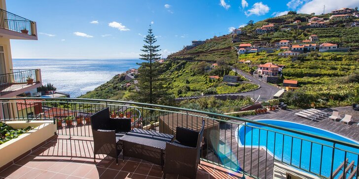 Letecky na Madeiru: 4* hotel se snídaní a bazénem, v blízkosti levády