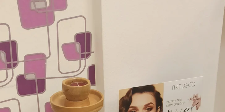 Vyzkoušejte čištění pleti pomocí ultrazvukové špachtle nebo diamantové microdermabraze vč. světelné terapie
