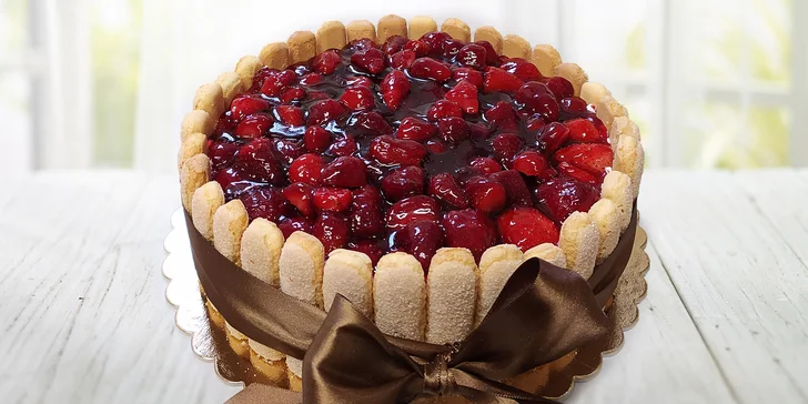 Sladké pokušení: cupcakes i čokoládový, ovocný, jogurtový a Pavlova dort