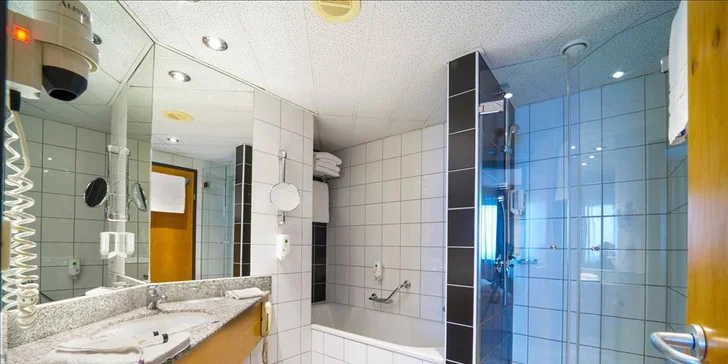 Luxusní pobyt ve 4* hotelu na Vinohradech: snídaně a možnost wellness