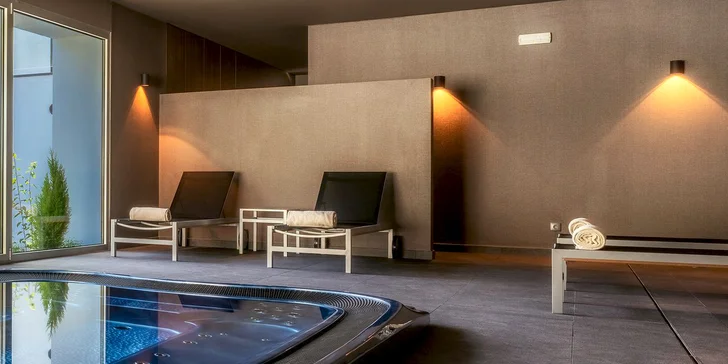 Dovolená na Madeiře: letenka a 4* hotel ve Funchalu se snídaní a bazénem